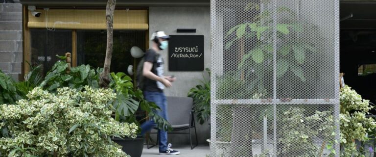 카라아롬 호텔 주변 명소와 교통 접근성 한눈에 보기
