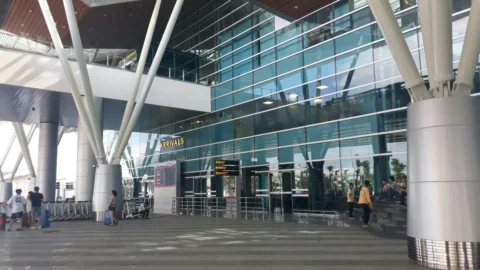 [다낭] 공항 픽업 샌딩 단독차량 (편도 호이안 남호이안 랑코 후에 프라이빗 패스트트랙)